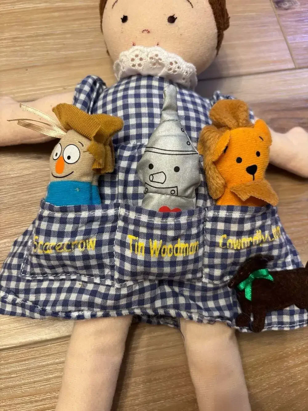 Wizard of Oz Dolly Pockets Dorothy Doll with Finger Puppets